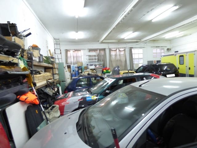 Commercieel te koop in Manresa - € 157.000 (Ref: 9552749)