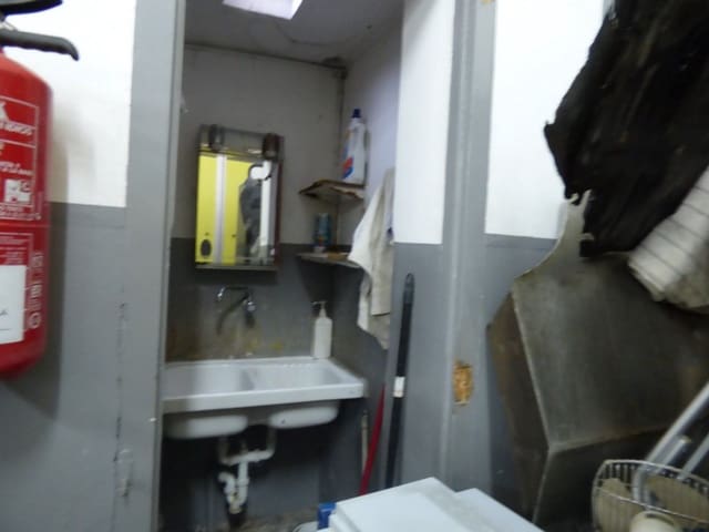 Commercieel te koop in Manresa - € 157.000 (Ref: 9552749)