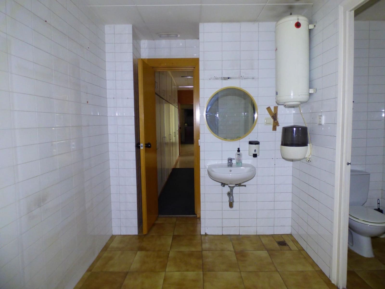 Erhverv til salg i Manresa - € 79.000 (Ref: 9552751)