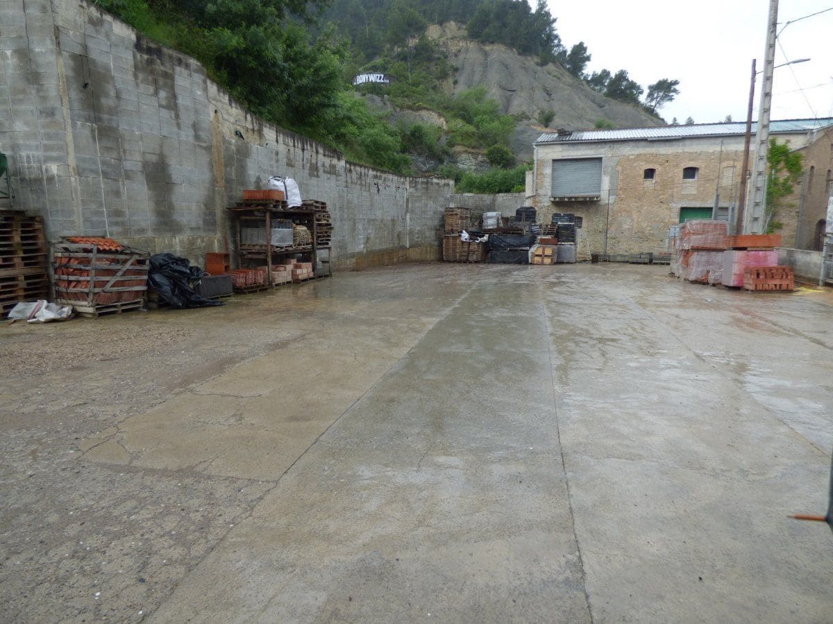 Kommersiell til salgs i Castellgali - € 187 000 (Ref: 9552752)