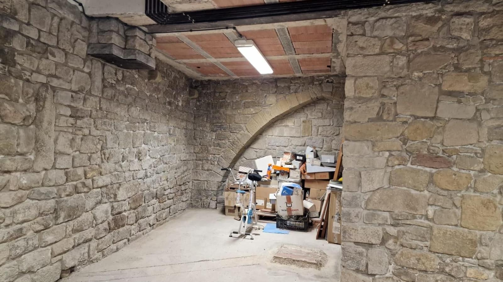 Erhverv til leje i Manresa - € 500 (Ref: 9552760)