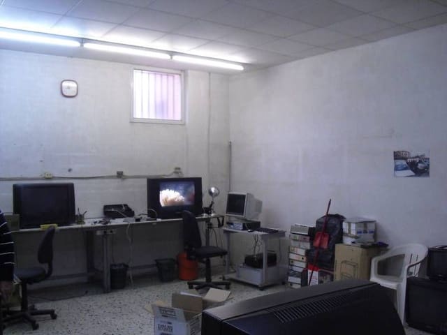 Erhverv til salg i Manresa - € 175.000 (Ref: 9552761)