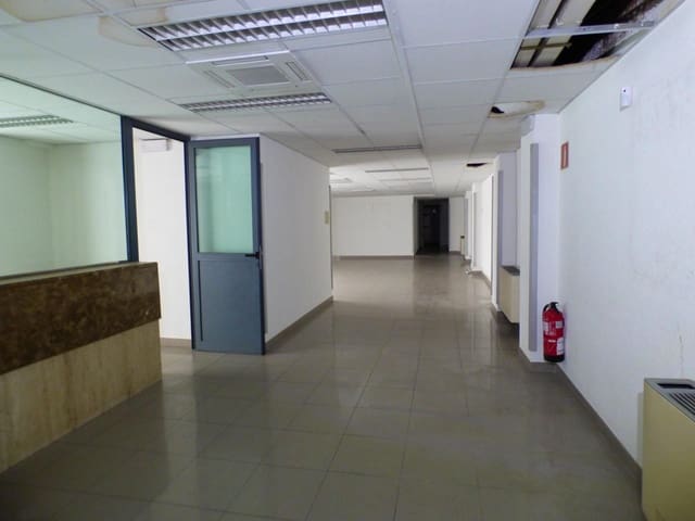 Commercieel te koop in Manresa - € 185.000 (Ref: 9552763)