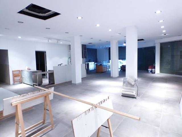 Gewerbe zu vermieten in Manresa - 800 € (Ref: 9552768)