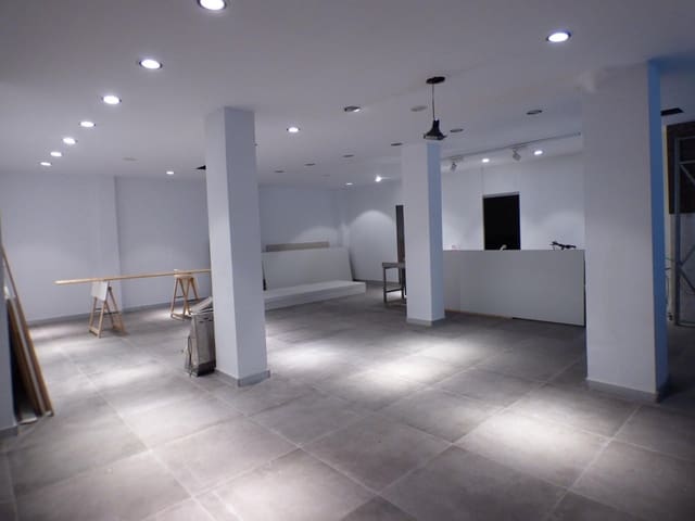 Gewerbe zu vermieten in Manresa - 800 € (Ref: 9552768)