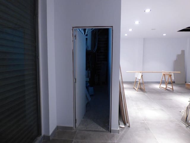 Gewerbe zu vermieten in Manresa - 800 € (Ref: 9552768)