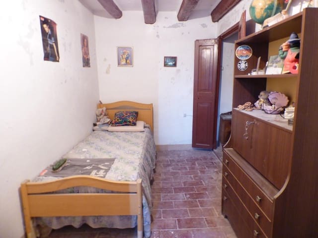 5 bedroom Townhouse for sale in Artés - € 107,000 (Ref: 9552771)