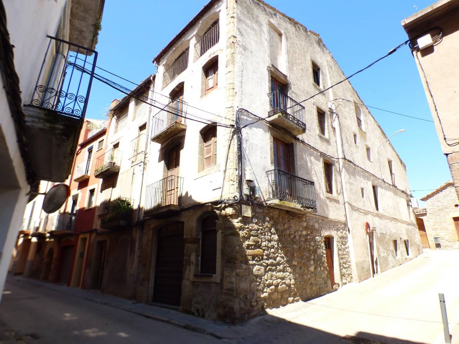 5 bedroom Townhouse for sale in Artes - € 107,000 (Ref: 9552771)