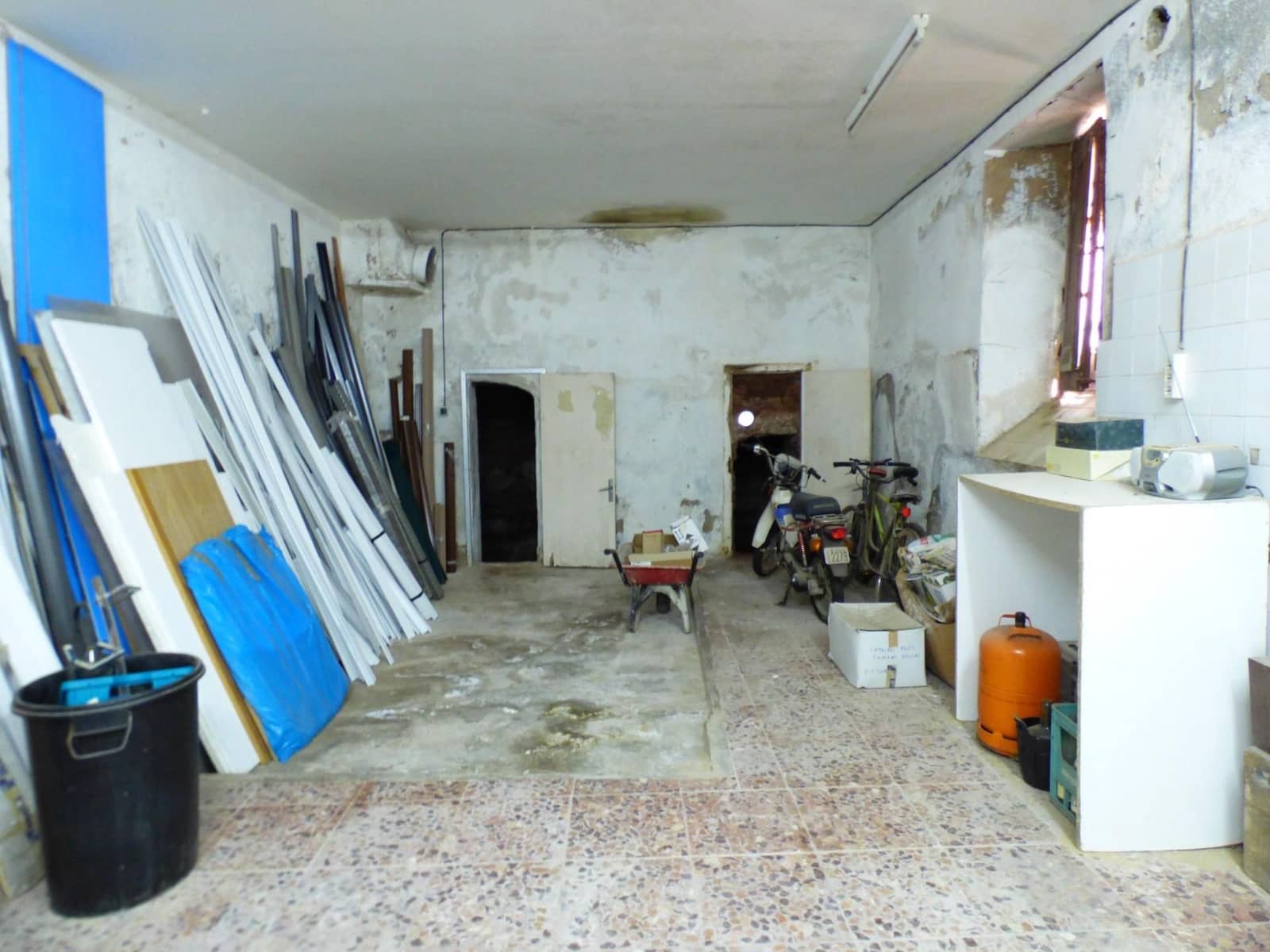 5 bedroom Townhouse for sale in Artes - € 107,000 (Ref: 9552771)