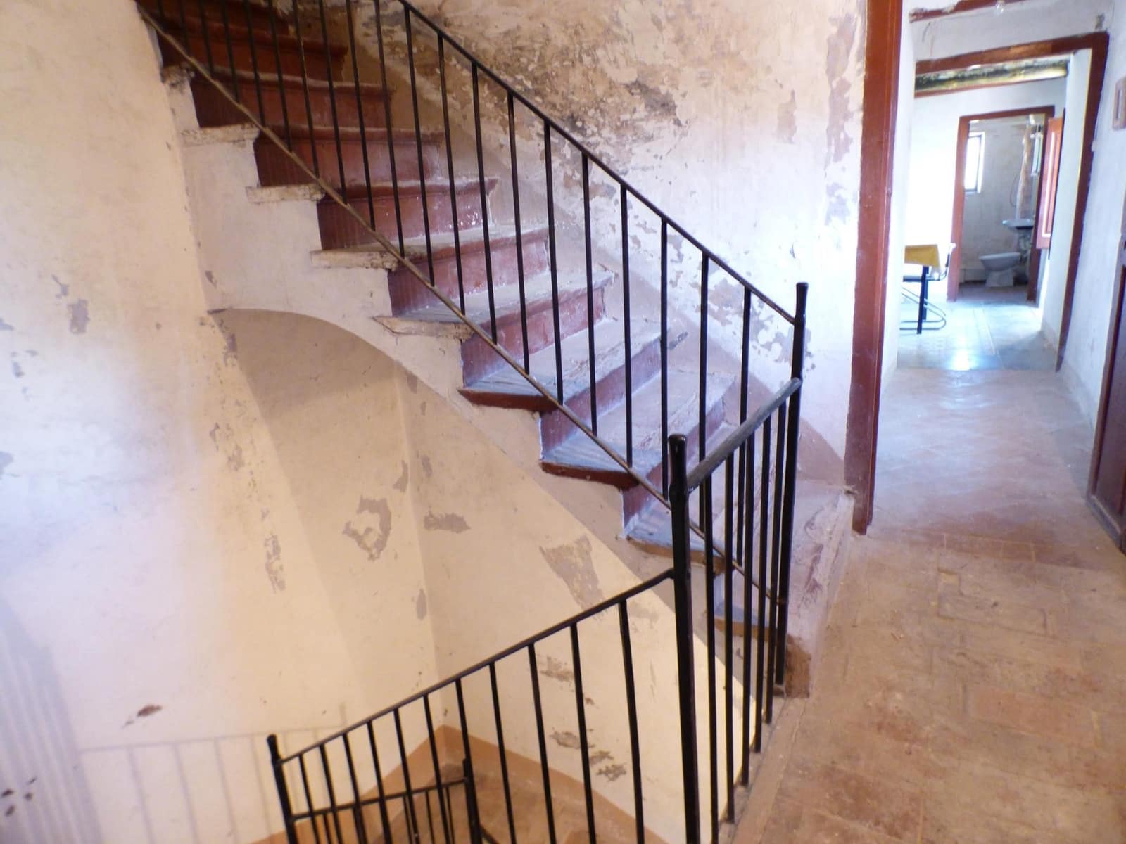 5 bedroom Townhouse for sale in Artes - € 107,000 (Ref: 9552771)