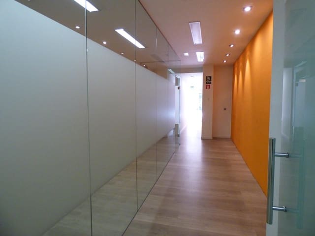 Gewerbe zu vermieten in Manresa - 800 € (Ref: 9552772)