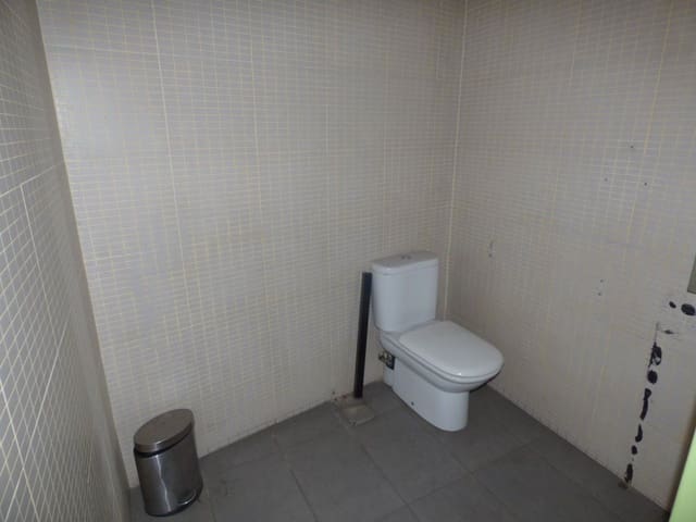 Gewerbe zu vermieten in Manresa - 1.900 € (Ref: 9552780)