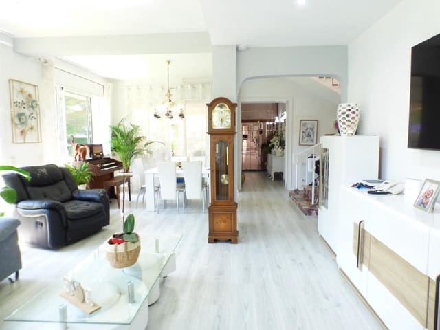 4 chambre Finca/Maison de Campagne à vendre à Sant Salvador de Guardiola avec piscine garage - 369 000 € (Ref: 9552781)