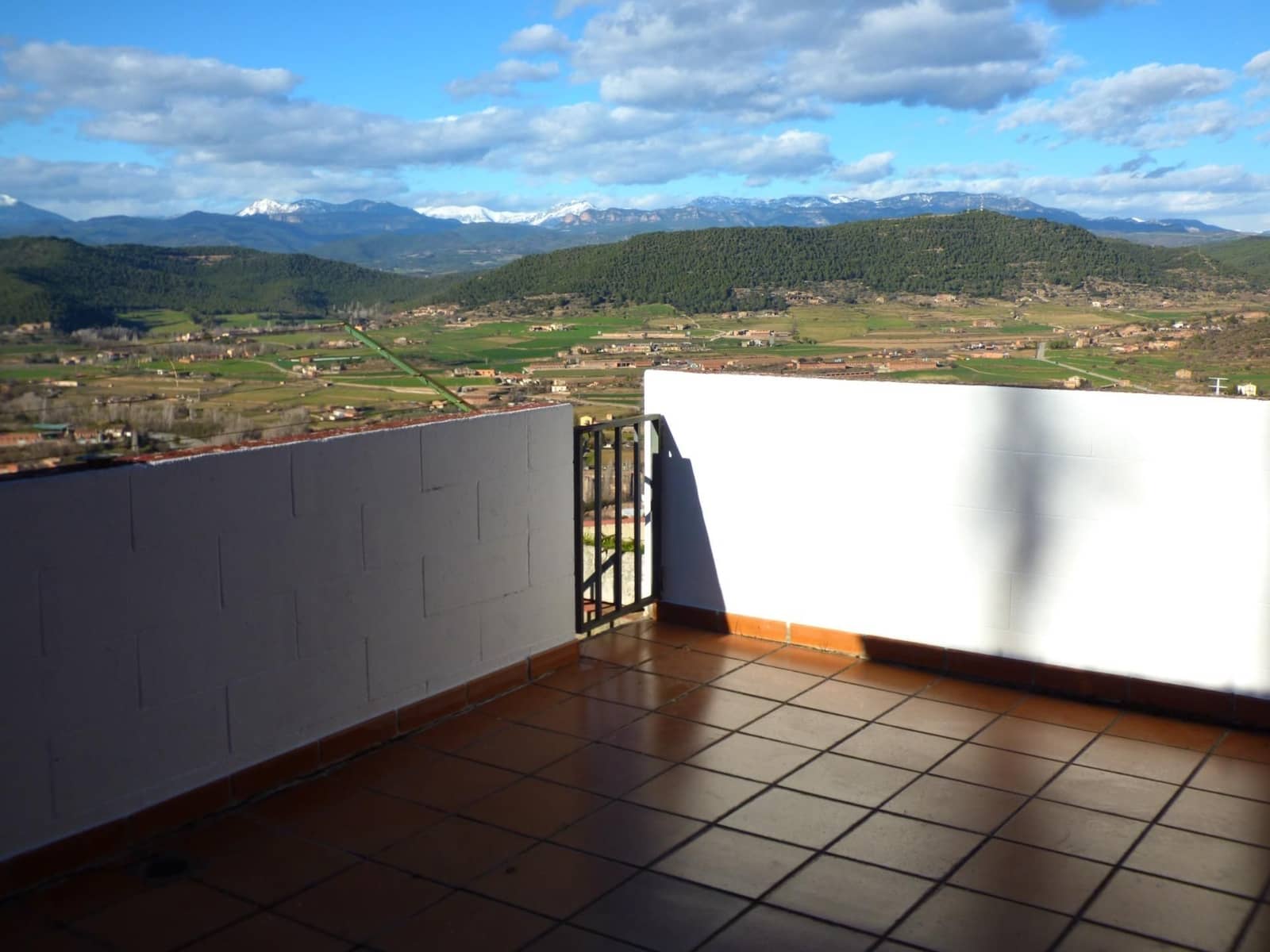 4 bedroom Villa for rent in Cardona with garage - € 1,200 (Ref: 9606991)