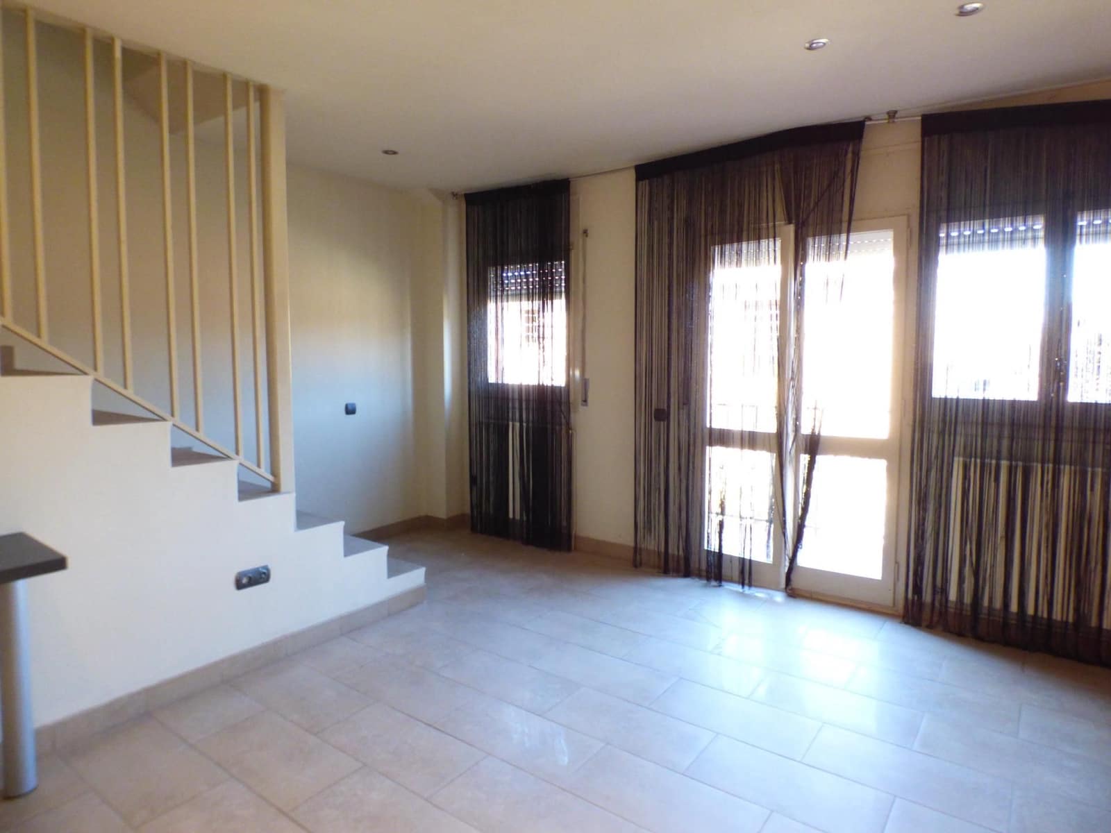 4 bedroom Villa for rent in Cardona with garage - € 1,200 (Ref: 9606991)