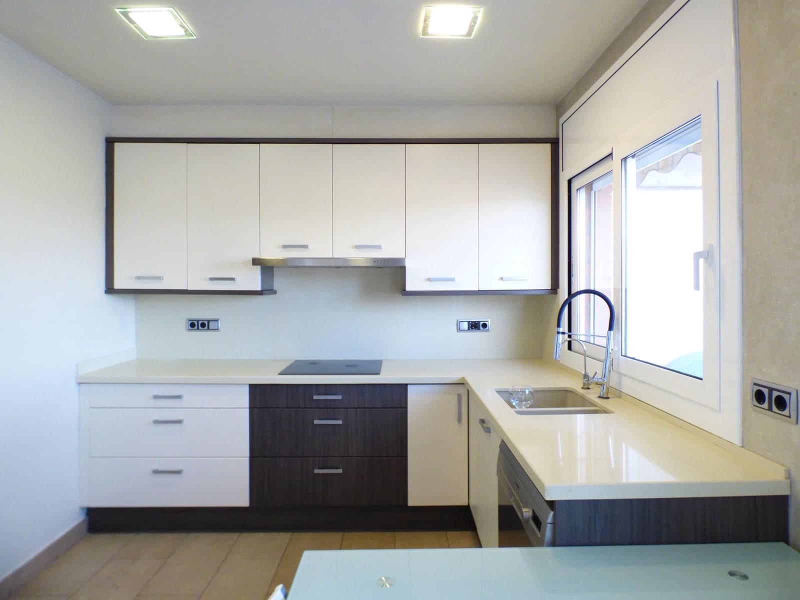 4 bedroom Villa for rent in Cardona with garage - € 1,200 (Ref: 9606991)