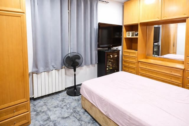 4 makuuhuone Omakotitalo myytävänä paikassa Sant Joan de Vilatorrada mukana 
autotalli - 178 000 € (Ref: 9618866)