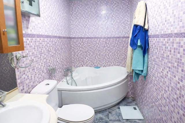 4 makuuhuone Omakotitalo myytävänä paikassa Sant Joan de Vilatorrada mukana 
autotalli - 178 000 € (Ref: 9618866)