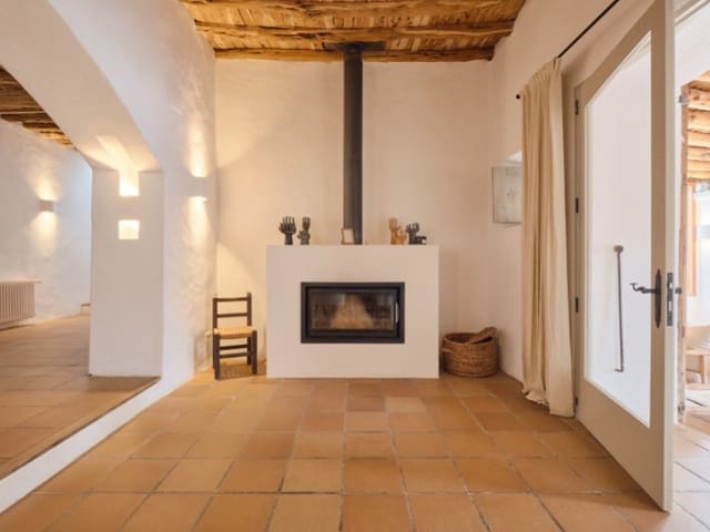 8 slaapkamer Finca/Landhuis te koop in Puig de'n Valls, Santa Eulalia / Santa Eularia met garage - € 6.900.000 (Ref: 8611902)