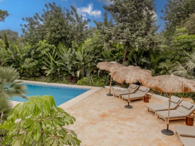 8 slaapkamer Finca/Landhuis te koop in Puig de'n Valls, Santa Eulalia / Santa Eularia met garage - € 6.900.000 (Ref: 8611902)