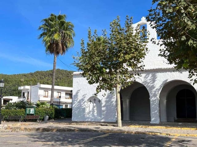 Commercieel te koop in Sant Carles de Peralta, Santa Eulalia / Santa Eularia - € 200.000 (Ref: 8921433)