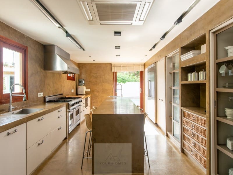 6 bedroom Villa for sale in Santa Eulalia / Santa Eularia with pool garage - € 4,900,000 (Ref: 9340398)