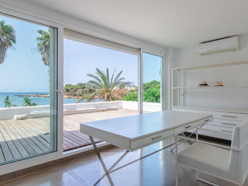 6 bedroom Villa for sale in Santa Eulalia / Santa Eularia with pool garage - € 4,900,000 (Ref: 9340398)