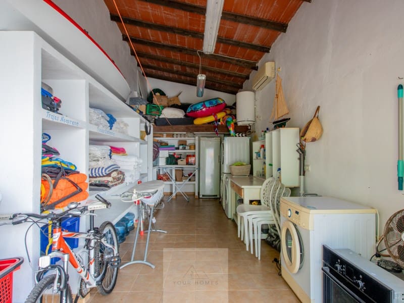 6 bedroom Villa for sale in Santa Eulalia / Santa Eularia with pool garage - € 4,900,000 (Ref: 9340398)