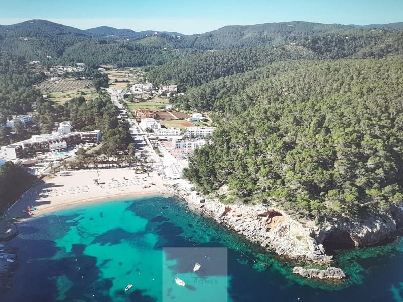 3 slaapkamer Villa te koop in Sant Joan de Labritja met zwembad garage - € 1.295.000 (Ref: 9341373)