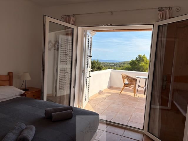 4 sypialnia Willa do wynajęcia w Sant Carles de Peralta, Santa Eulalia / Santa Eularia z basenem garażem - 6 600 € (Ref: 9379240)