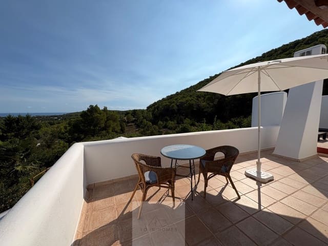 4 sypialnia Willa do wynajęcia w Sant Carles de Peralta, Santa Eulalia / Santa Eularia z basenem garażem - 6 600 € (Ref: 9379240)