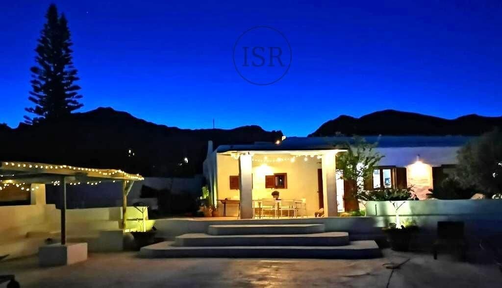 5 soverom Villa til salgs i Nijar med svømmebasseng garasje - € 569 000 (Ref: 8012899)