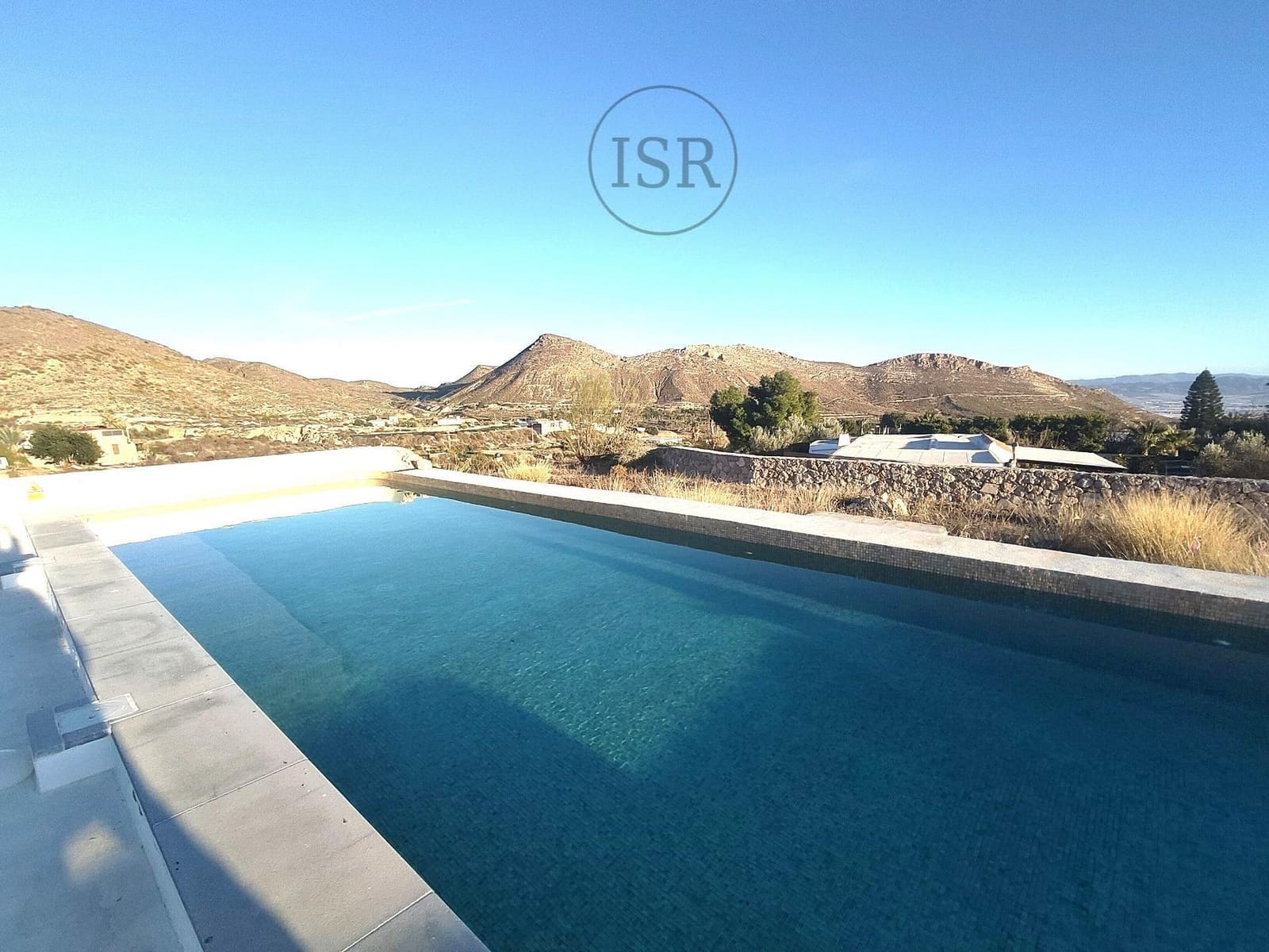 5 soverom Villa til salgs i Nijar med svømmebasseng garasje - € 569 000 (Ref: 8012899)