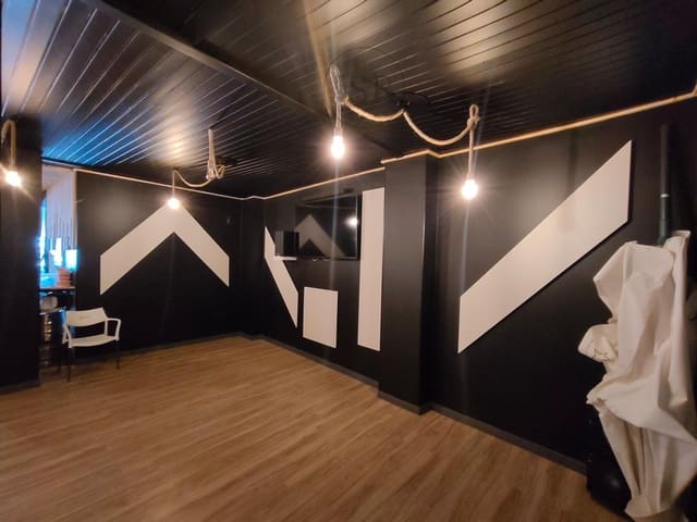 Local Comercial en Baza en venta - 350.000 € (Ref: 8442462)