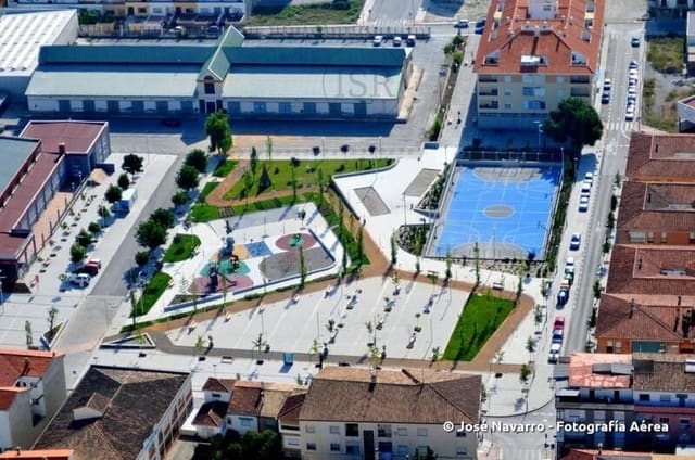 Local Comercial en Baza en venta - 350.000 € (Ref: 8442462)