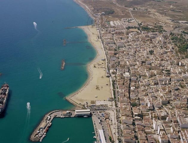 Garage for sale in Garrucha - € 10,900 (Ref: 9004977)