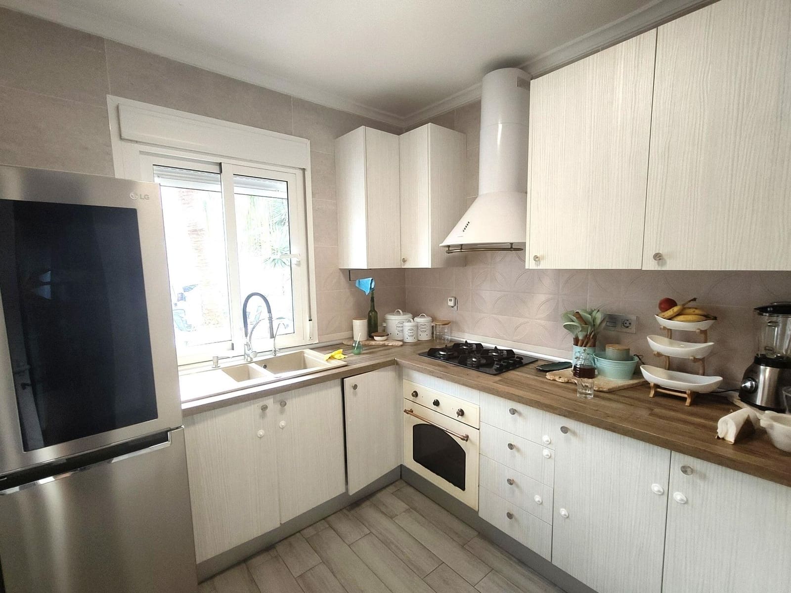 6 bedroom Villa for sale in Vera with pool - € 379,500 (Ref: 9114237)