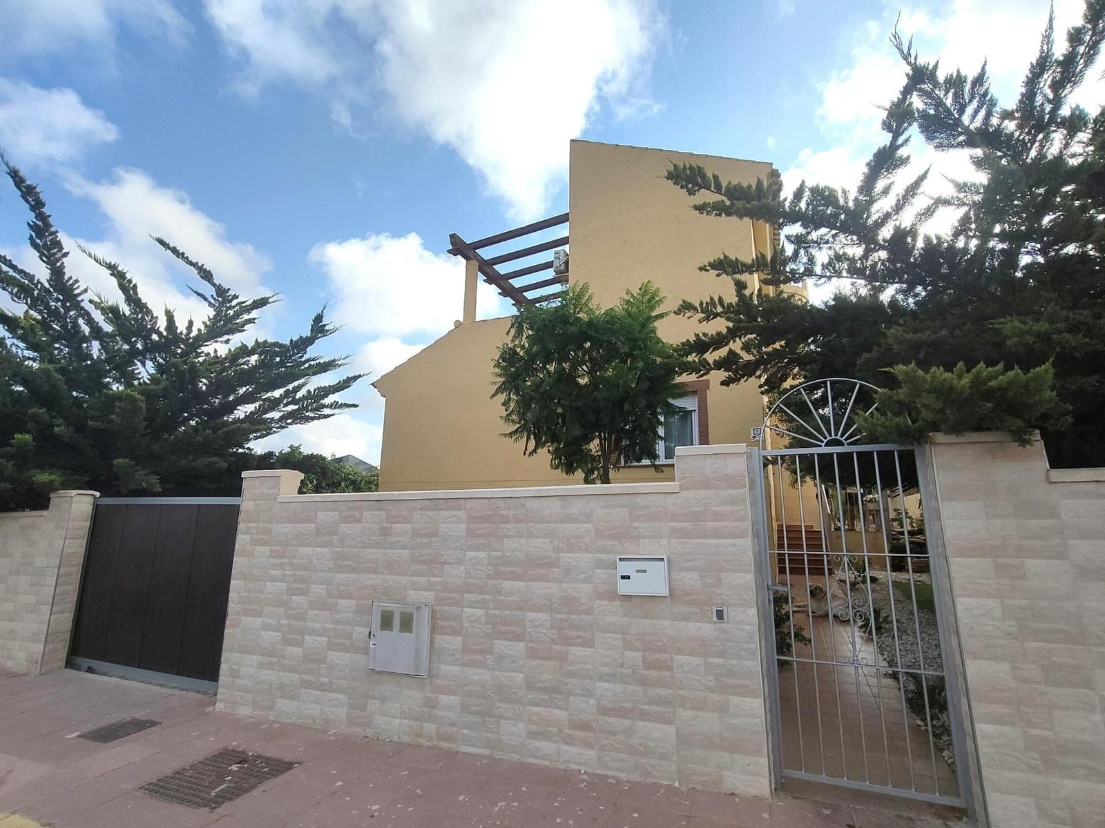 6 bedroom Villa for sale in Vera with pool - € 379,500 (Ref: 9114237)