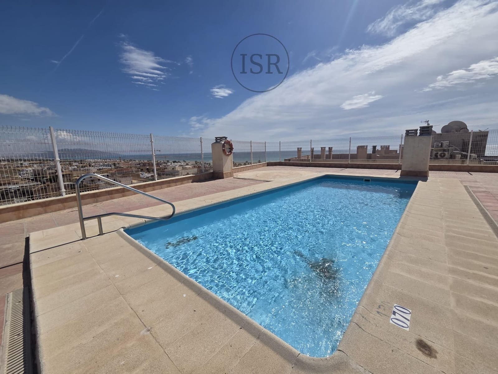 3 bedroom Apartment for sale in Garrucha with pool garage - € 185,000 (Ref: 9815923)