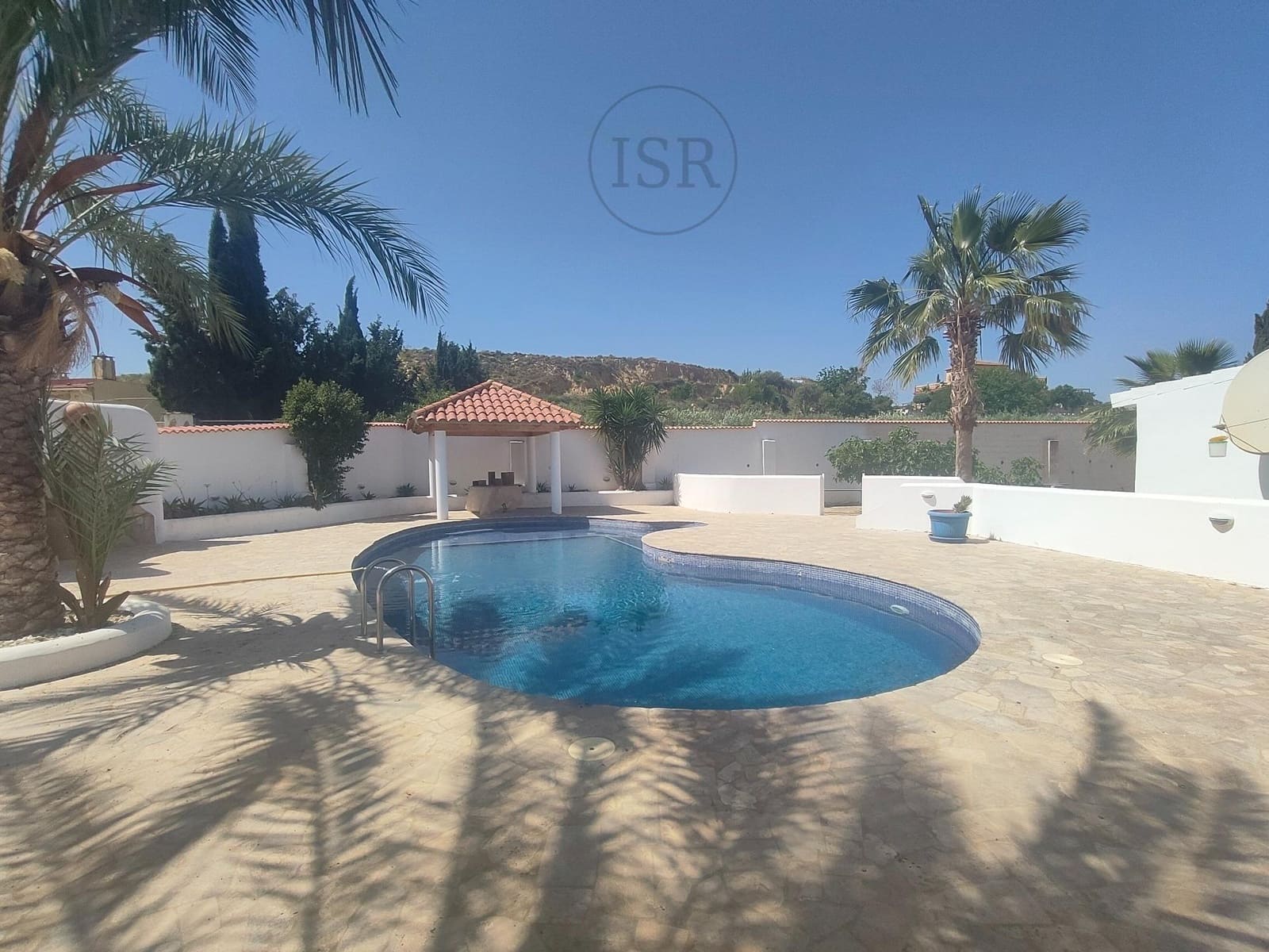 3 bedroom Villa for sale in El Real with garage - € 625,000 (Ref: 9865259)