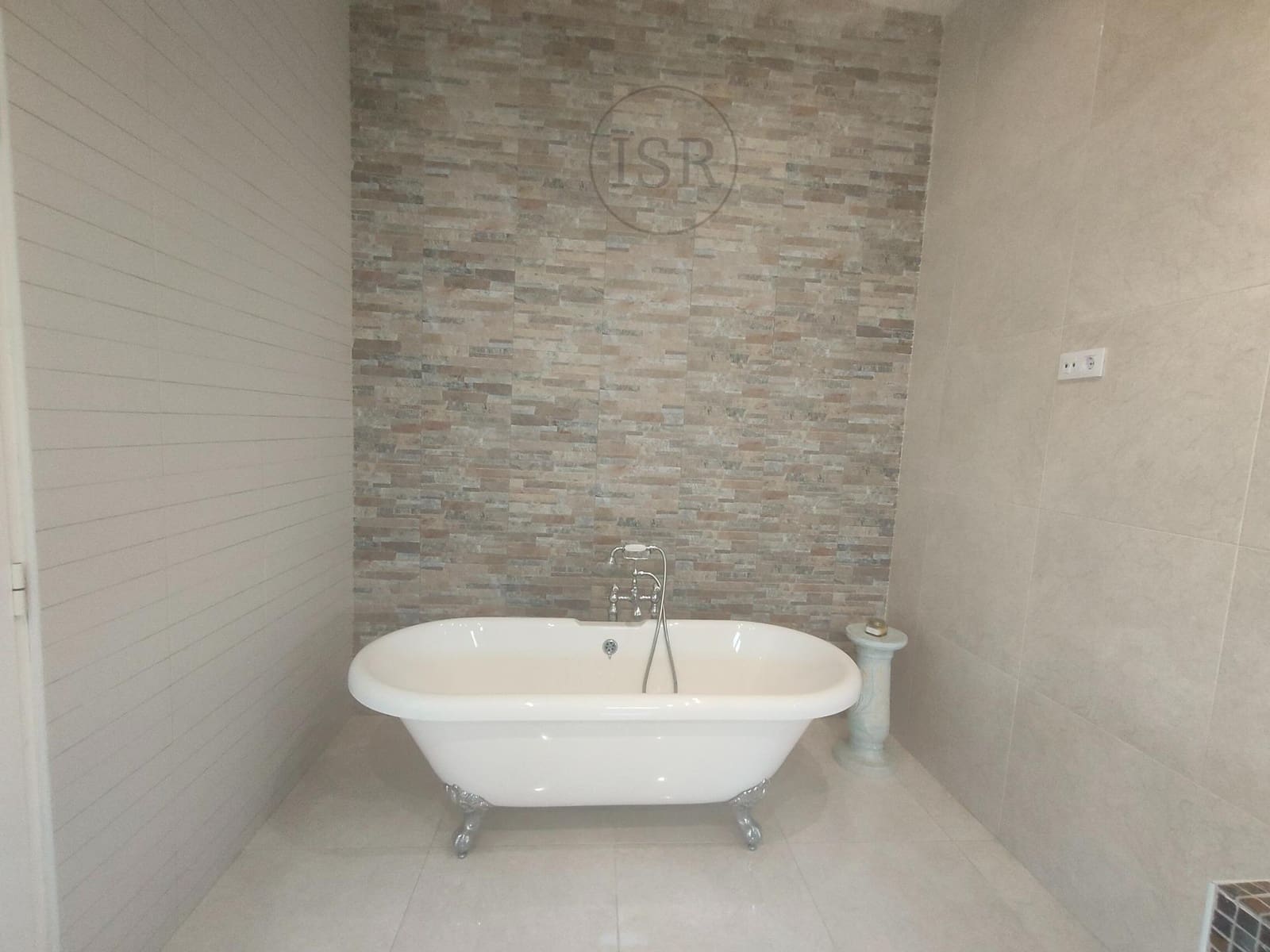 3 bedroom Villa for sale in El Real with garage - € 625,000 (Ref: 9865259)