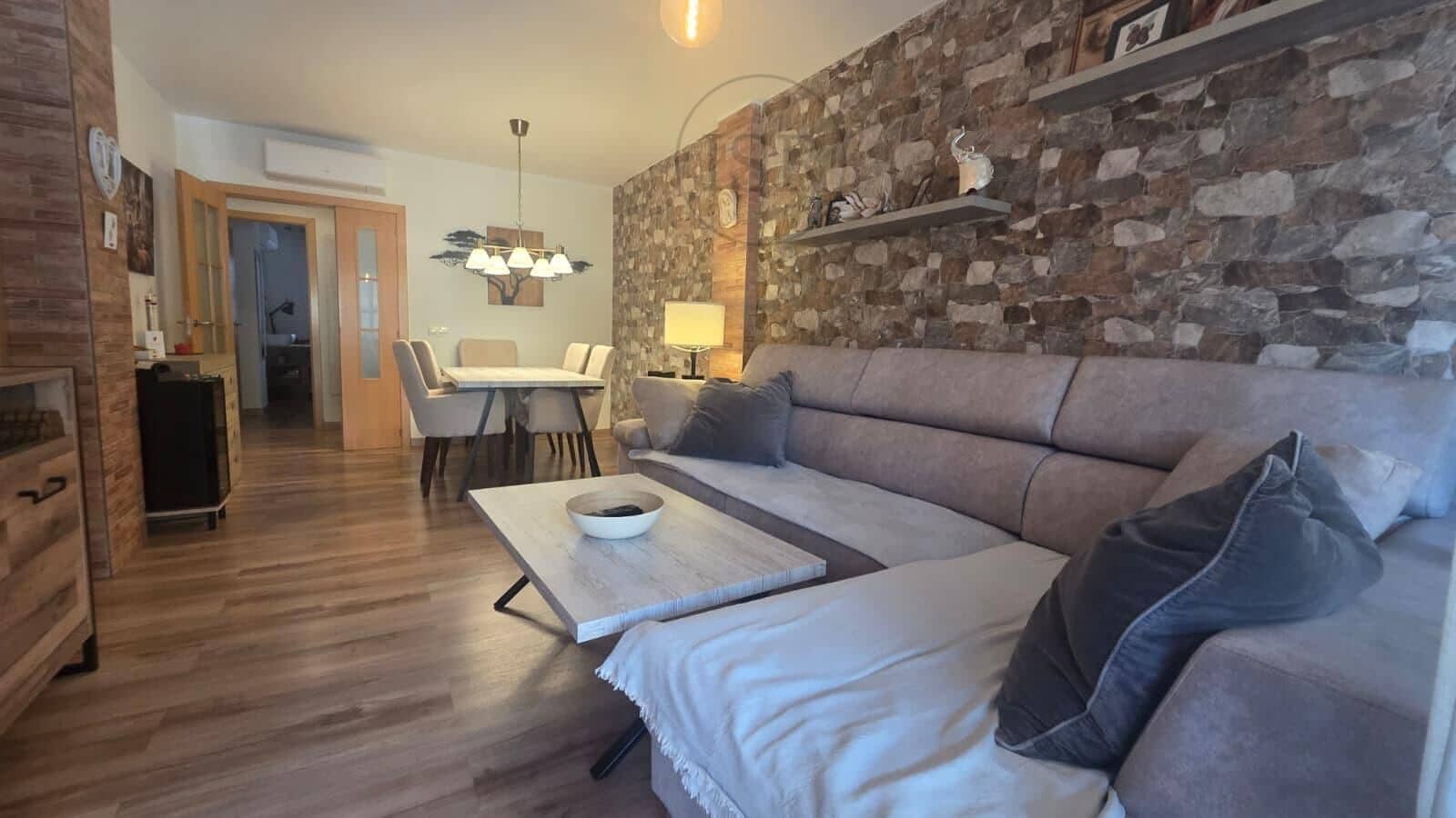 2 makuuhuone Huoneisto myytävänä paikassa Puerto del Rey mukana uima-altaan 
autotalli - 235 000 € (Ref: 9915898)