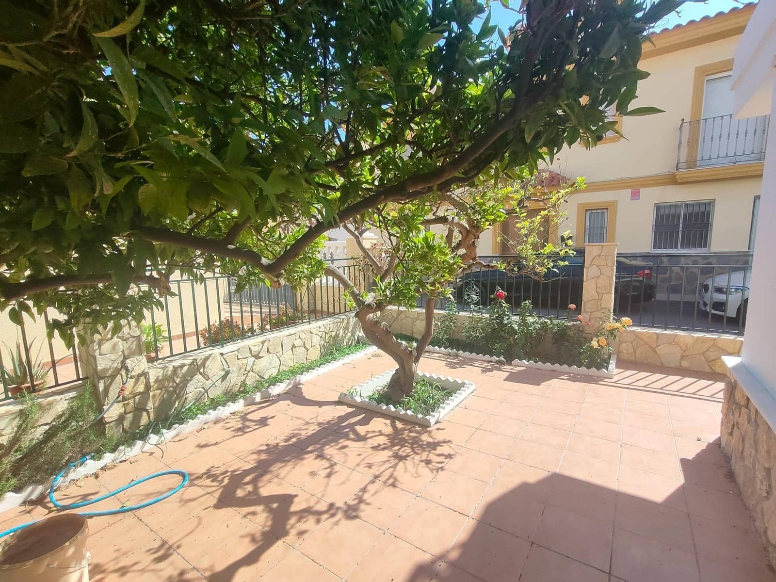3 bedroom Villa for sale in Cuevas del Almanzora with garage - € 259,000 (Ref: 9936465)