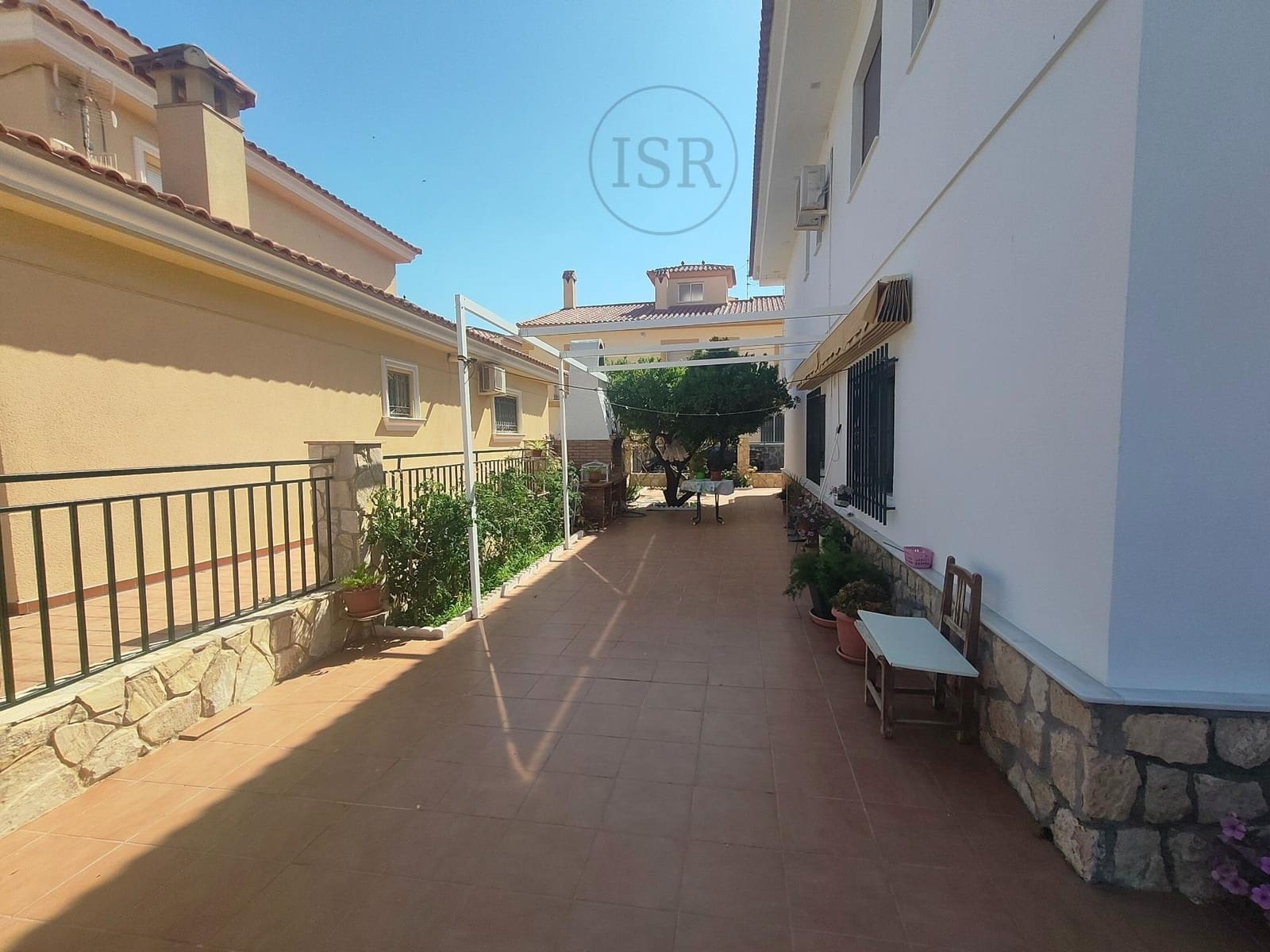 3 bedroom Villa for sale in Cuevas del Almanzora with garage - € 259,000 (Ref: 9936465)
