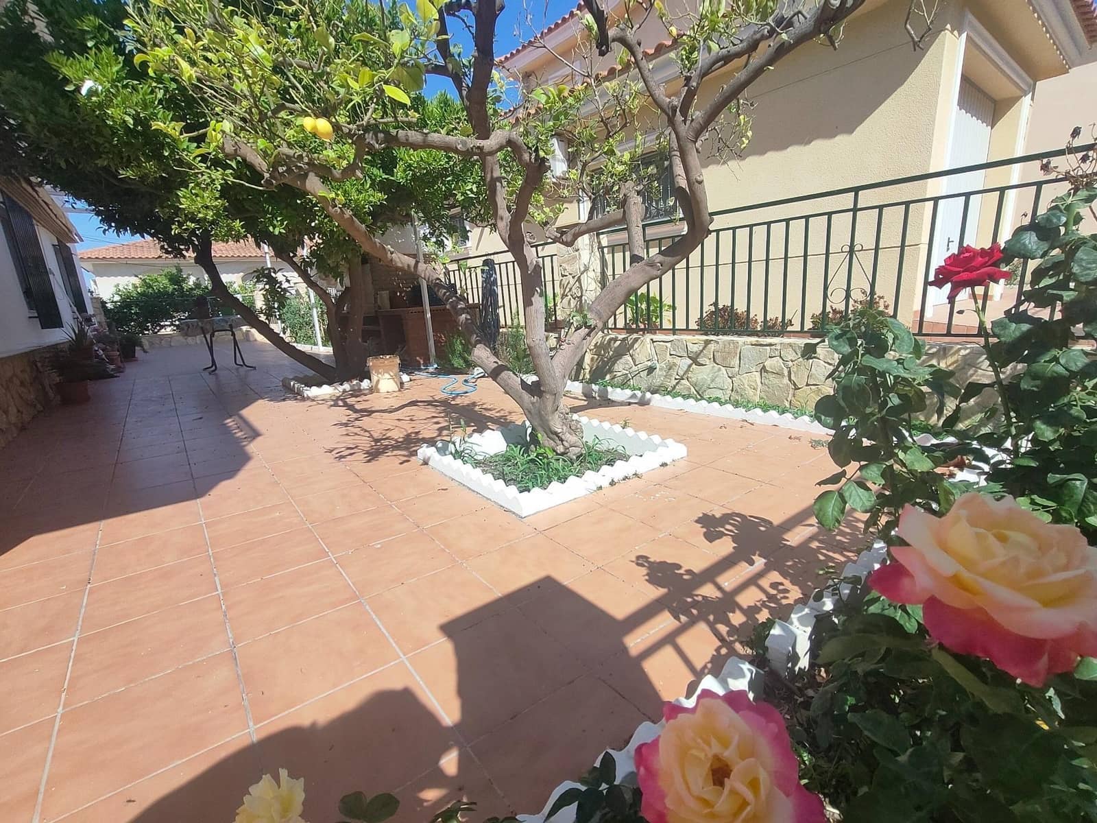 3 bedroom Villa for sale in Cuevas del Almanzora with garage - € 259,000 (Ref: 9936465)