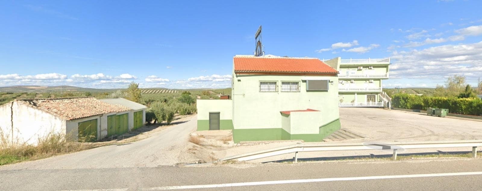 Komercyjne na sprzedaż w Torredonjimeno - 710 000 € (Ref: 8663087)