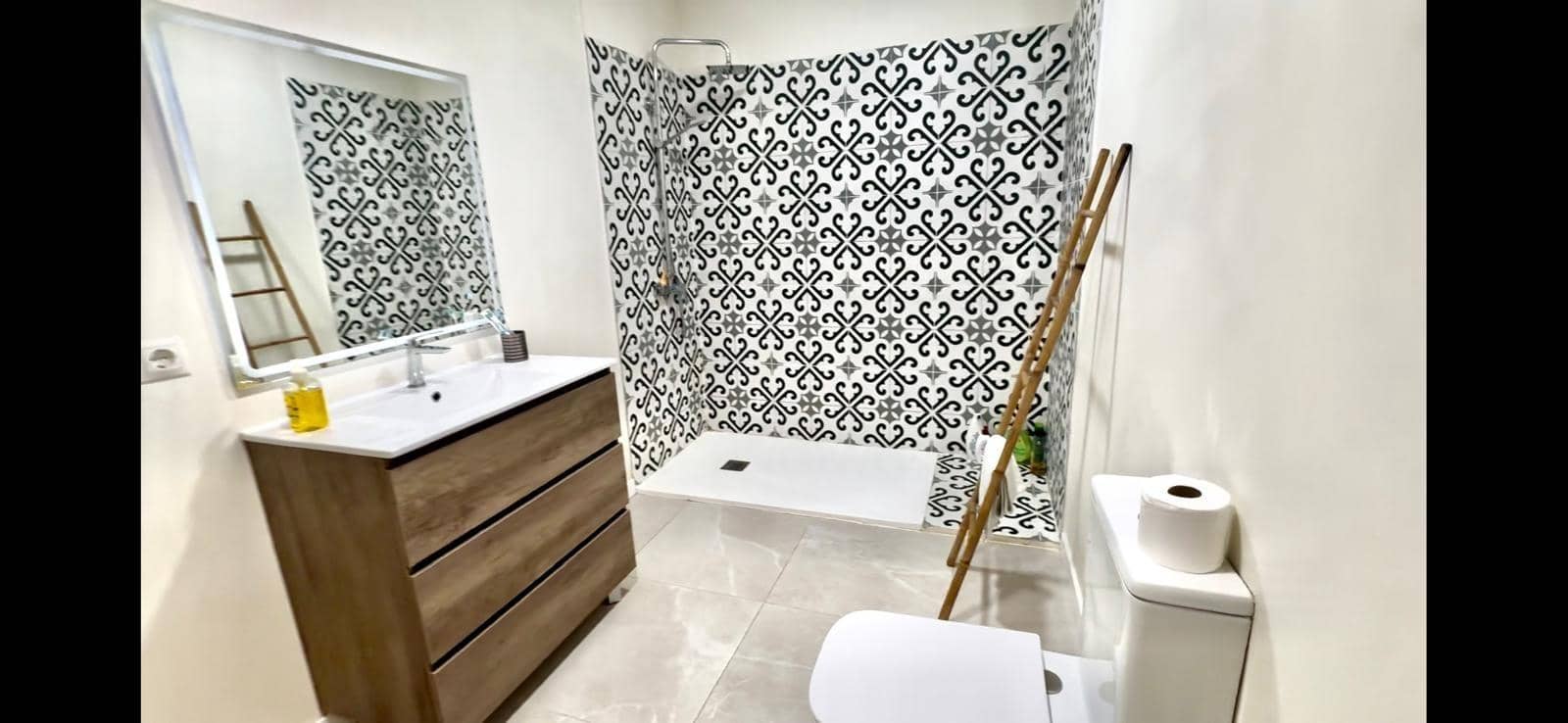 2 slaapkamer Commercieel te koop in Magalluf - € 199.000 (Ref: 9100802)