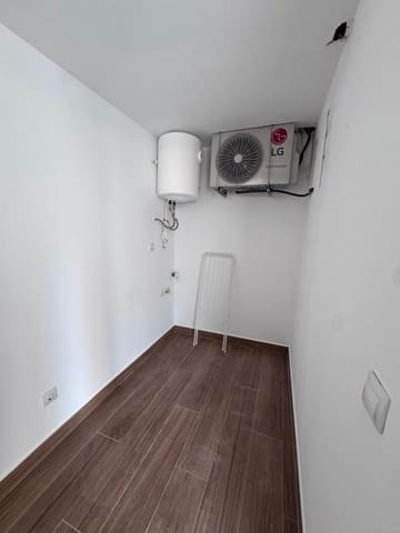 Local Commercial à louer à Magalluf, Calvià - 900 € (Ref: 9362678)