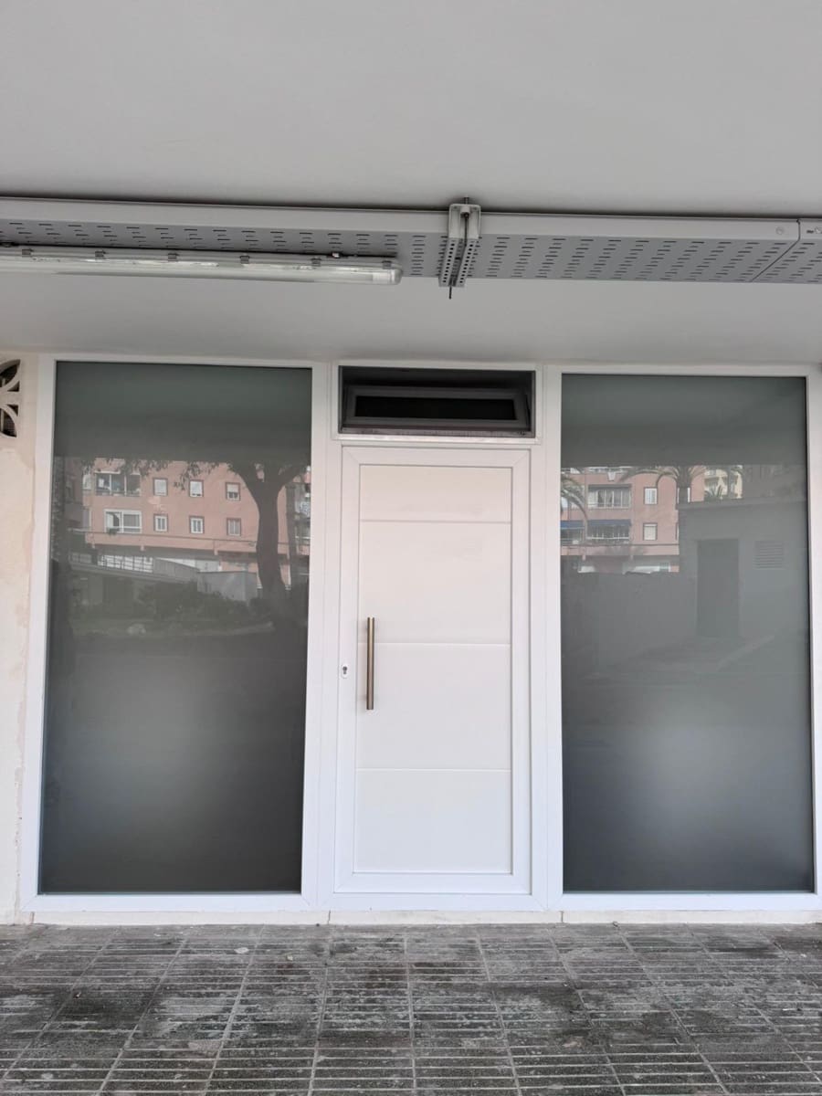 Kommersiell til leie i Magalluf - € 900 (Ref: 9362678)