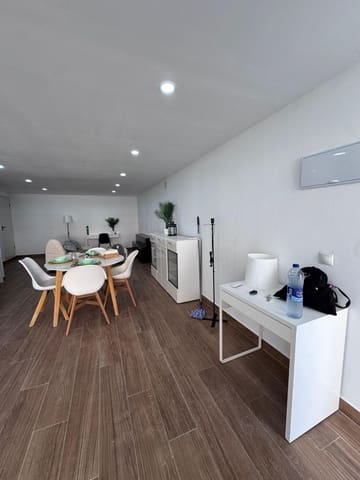 Local Commercial à louer à Magalluf, Calvià - 900 € (Ref: 9362678)